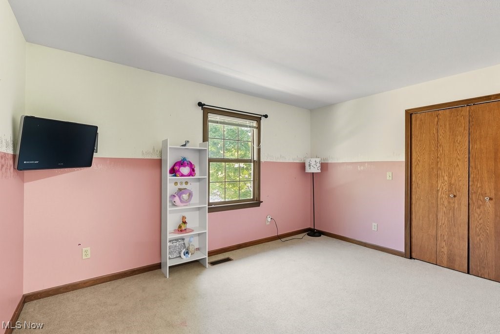 Cuyahoga Falls, Ohio 44223, United States, 5 Bedrooms Bedrooms, ,4 BathroomsBathrooms,Residential,Pending,213908