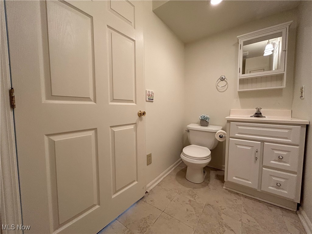 Cuyahoga Falls, Ohio 44223, United States, 5 Bedrooms Bedrooms, ,4 BathroomsBathrooms,Residential,Pending,213908