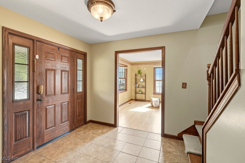 Cuyahoga Falls, Ohio 44223, United States, 5 Bedrooms Bedrooms, ,4 BathroomsBathrooms,Residential,Pending,213908