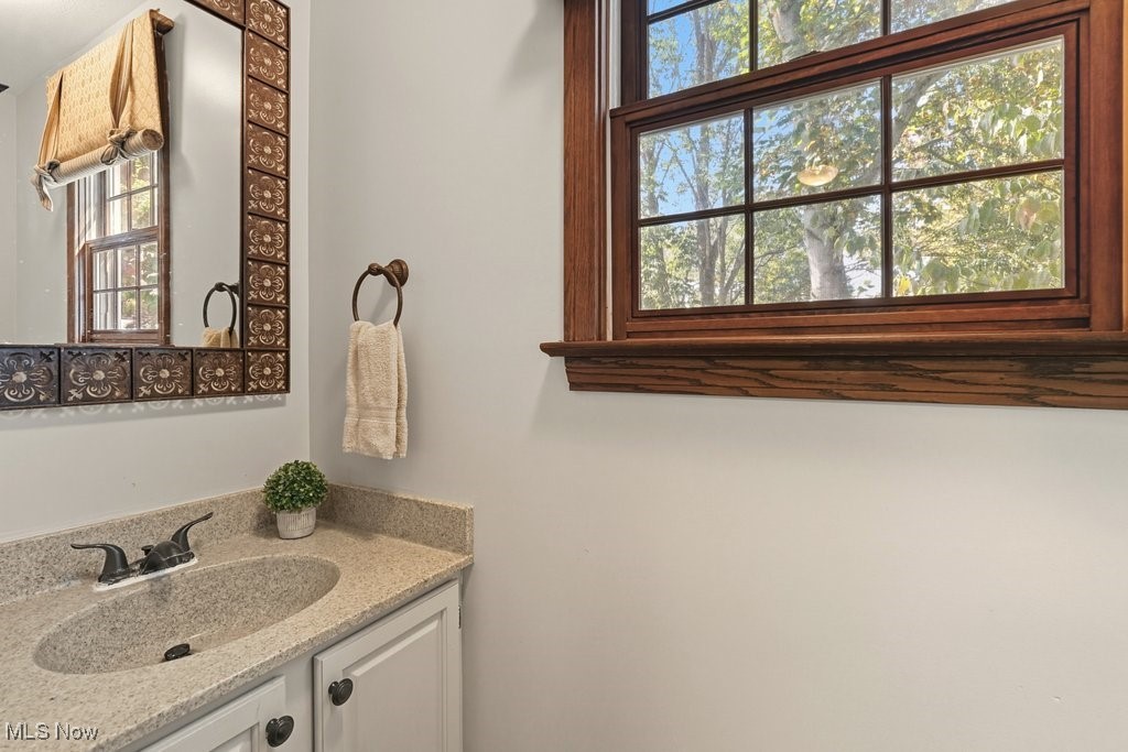 Cuyahoga Falls, Ohio 44223, United States, 5 Bedrooms Bedrooms, ,4 BathroomsBathrooms,Residential,Pending,213908