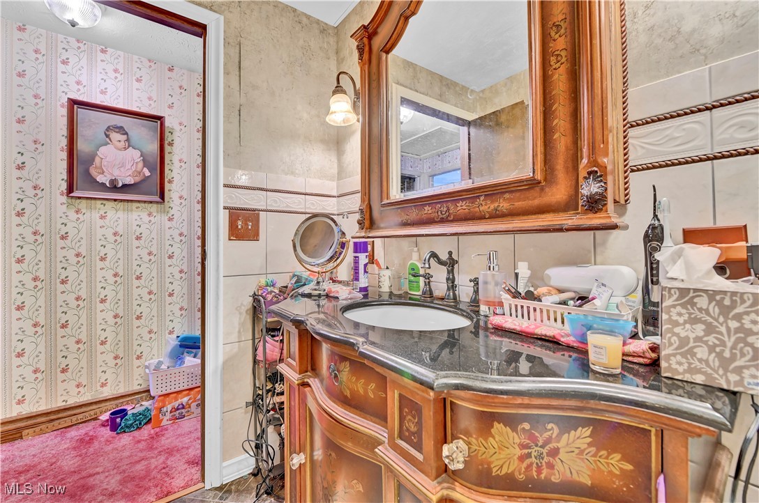 205 Glenwell Circle, Medina, Ohio image 24