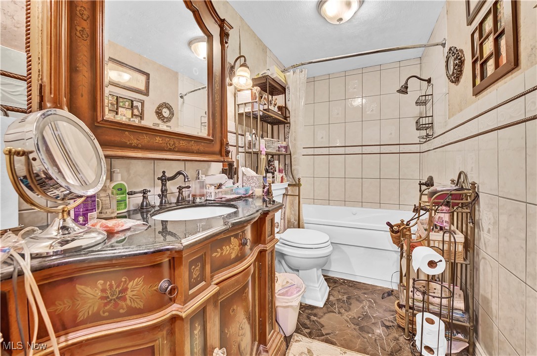 205 Glenwell Circle, Medina, Ohio image 23