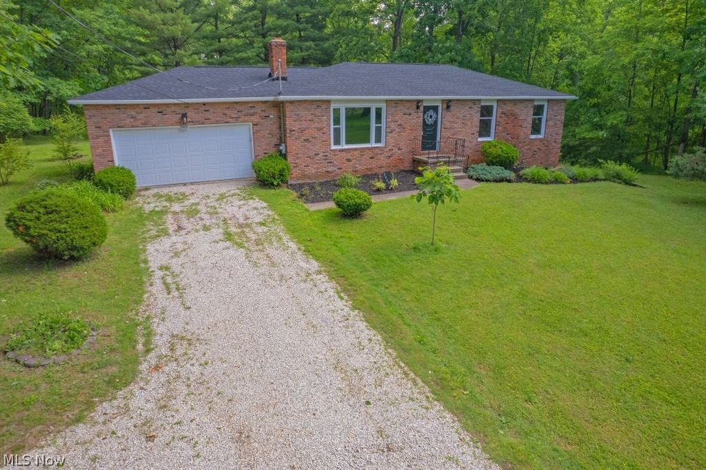 Photo of 3969 Lynn Road, Ravenna, OH 44266 (MLS # 5219423)