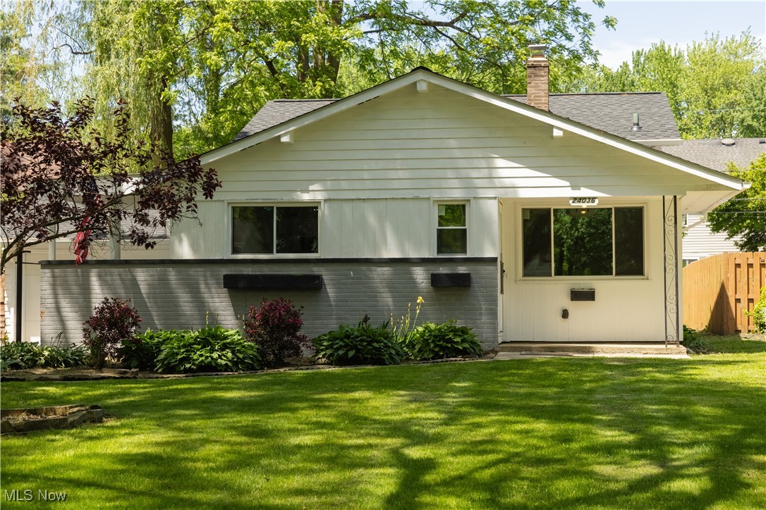 24036 Vincent Drive, North Olmsted, Ohio image 2