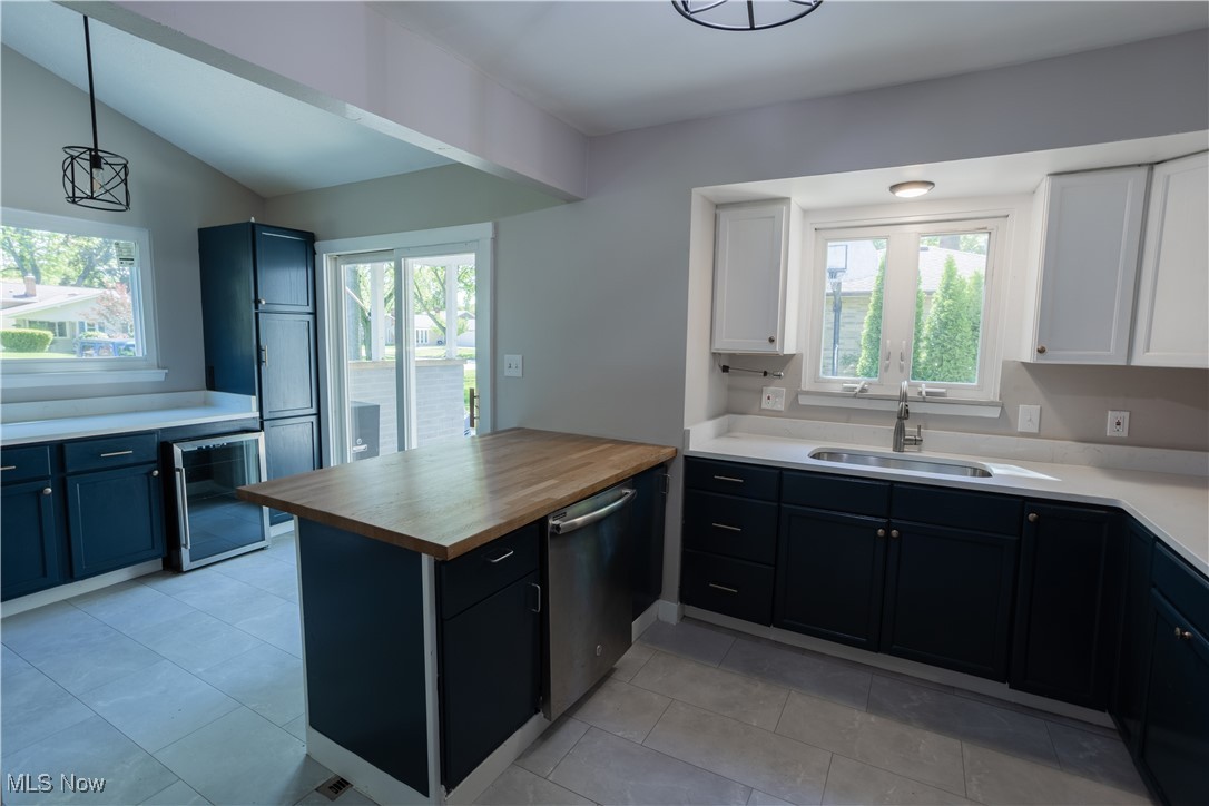 24036 Vincent Drive, North Olmsted, Ohio image 13