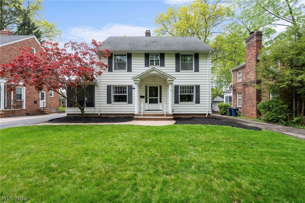 Photo of 956 Englewood Road, Cleveland Heights, OH 44121 (MLS # 5208092)