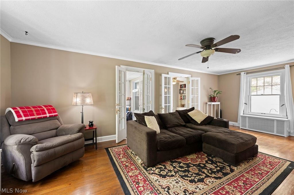 Photo of 956 Englewood Road, Cleveland Heights, OH 44121 (MLS # 5208092)