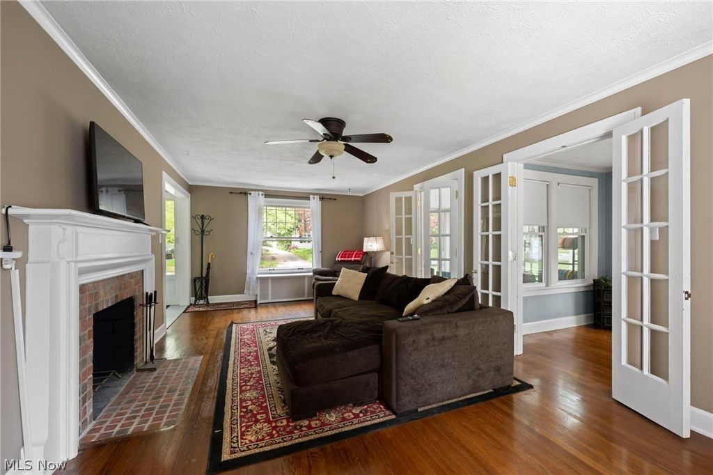 Photo of 956 Englewood Road, Cleveland Heights, OH 44121 (MLS # 5208092)
