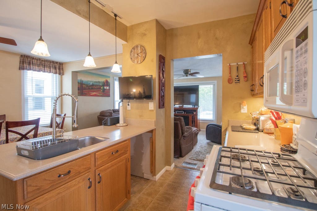 Collins & Robinsons 09 - Residential