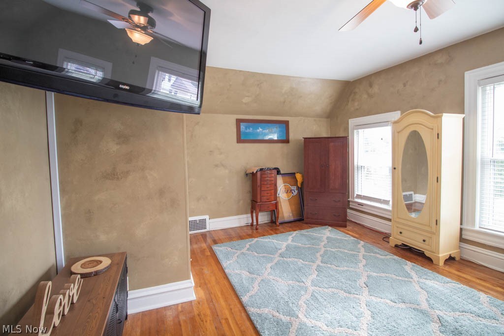 Collins & Robinsons 09 - Residential