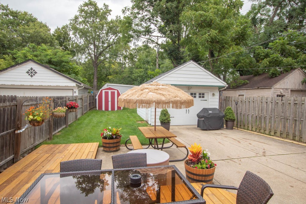 Collins & Robinsons 09 - Residential