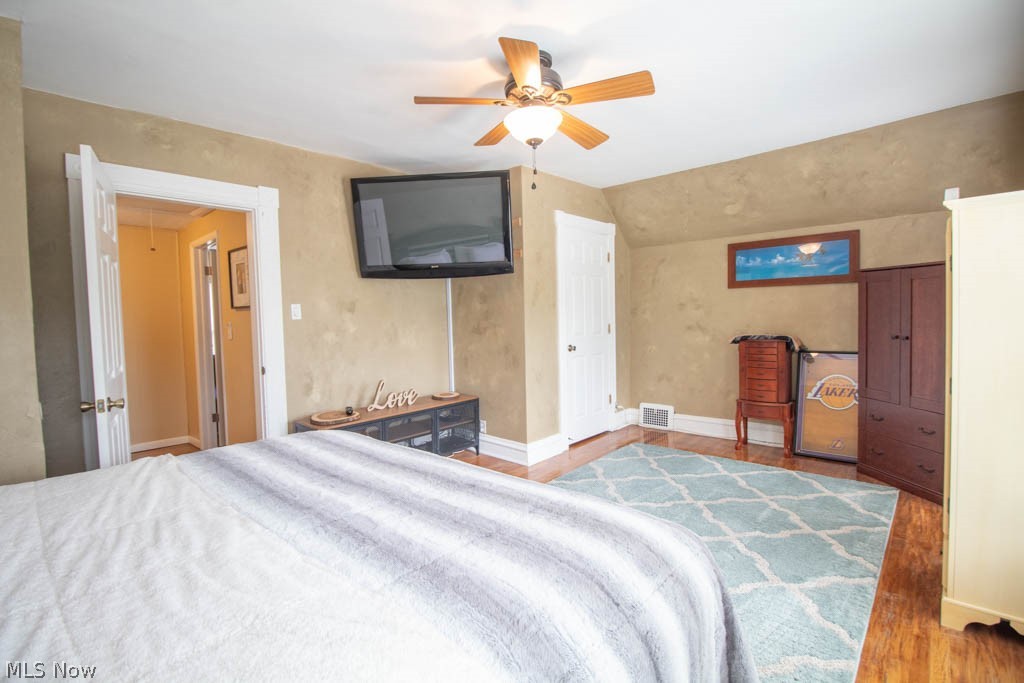 Collins & Robinsons 09 - Residential