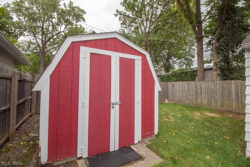 Collins & Robinsons 09 - Residential