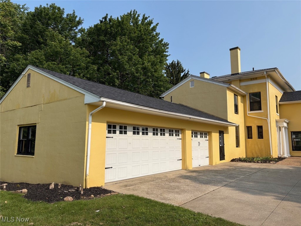 989 Orchard Hill Circle