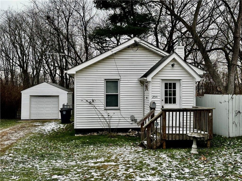Photo of 2541 Nesmith Lake Boulevard, Akron, OH 44314 (MLS # 5177887)