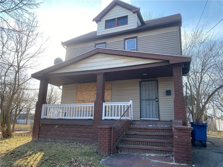Investor Special. Just waiting on you to buy. This 3 bedroom 1 bathroom has a tone of potential needs a hot water tank and furnace. This property Is being sold As Is. Contact agent today for showing information