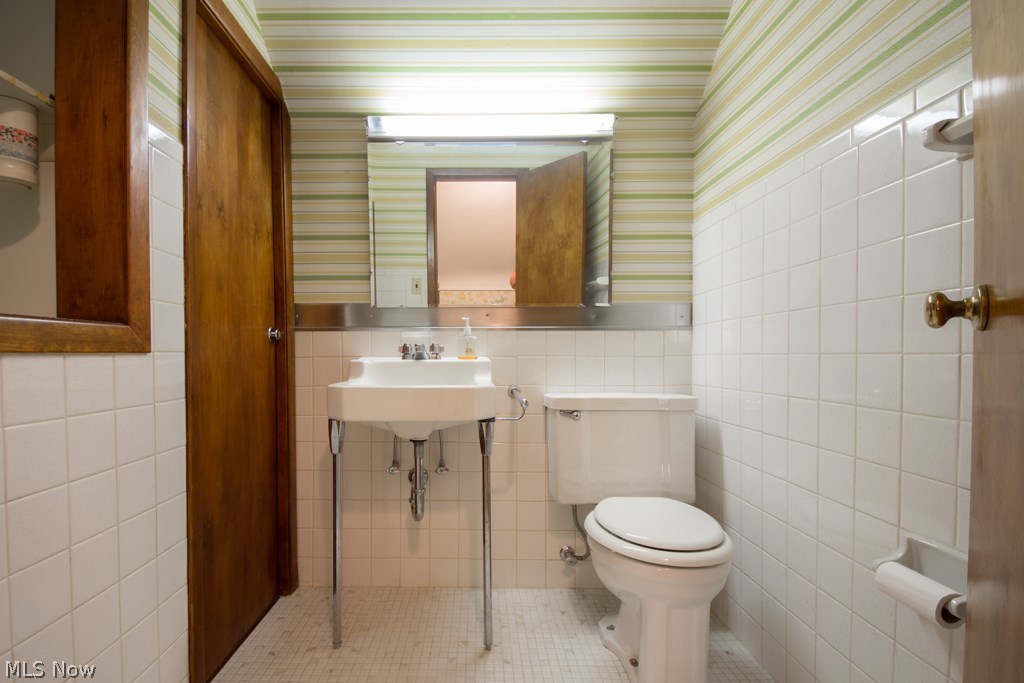 Mayfair Acres Sub - Residential