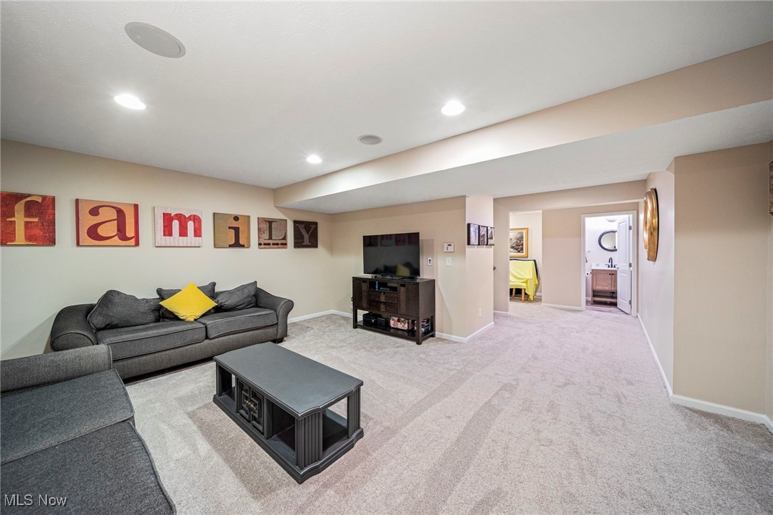 8725 Wild Flower Way, Mentor, Ohio image 34