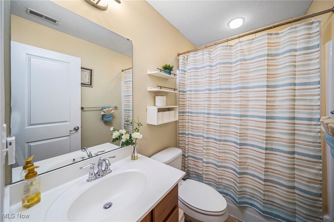8725 Wild Flower Way, Mentor, Ohio image 30