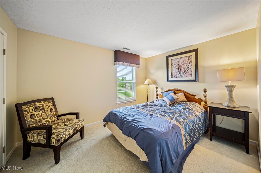 8725 Wild Flower Way, Mentor, Ohio image 24