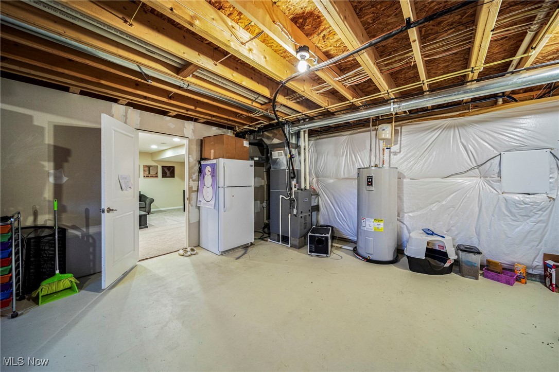 8725 Wild Flower Way, Mentor, Ohio image 38