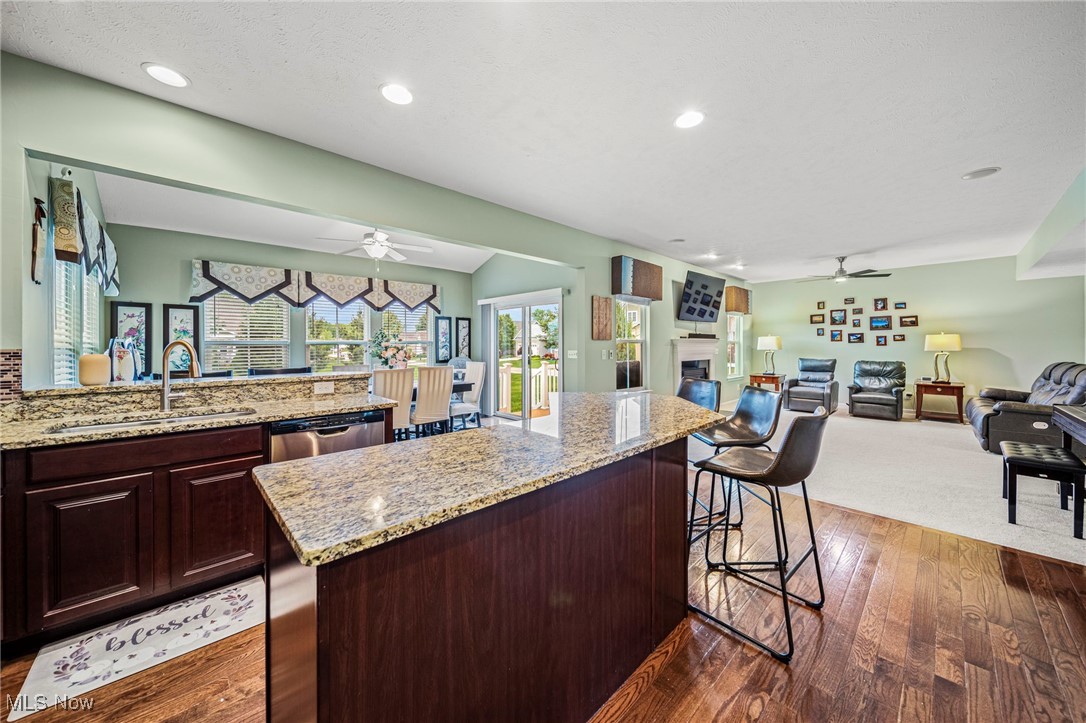 8725 Wild Flower Way, Mentor, Ohio image 14