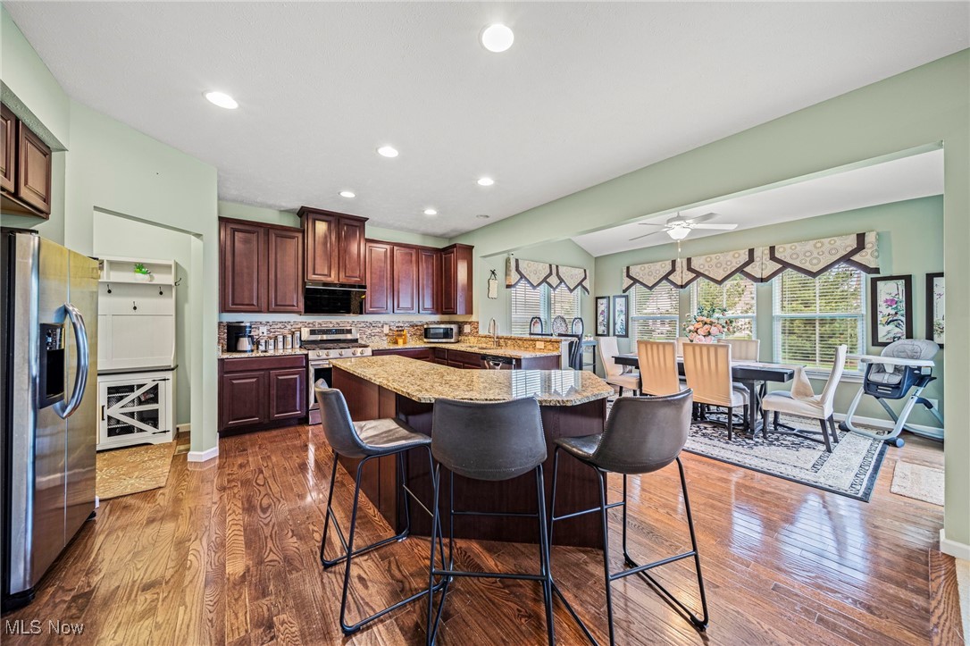8725 Wild Flower Way, Mentor, Ohio image 13