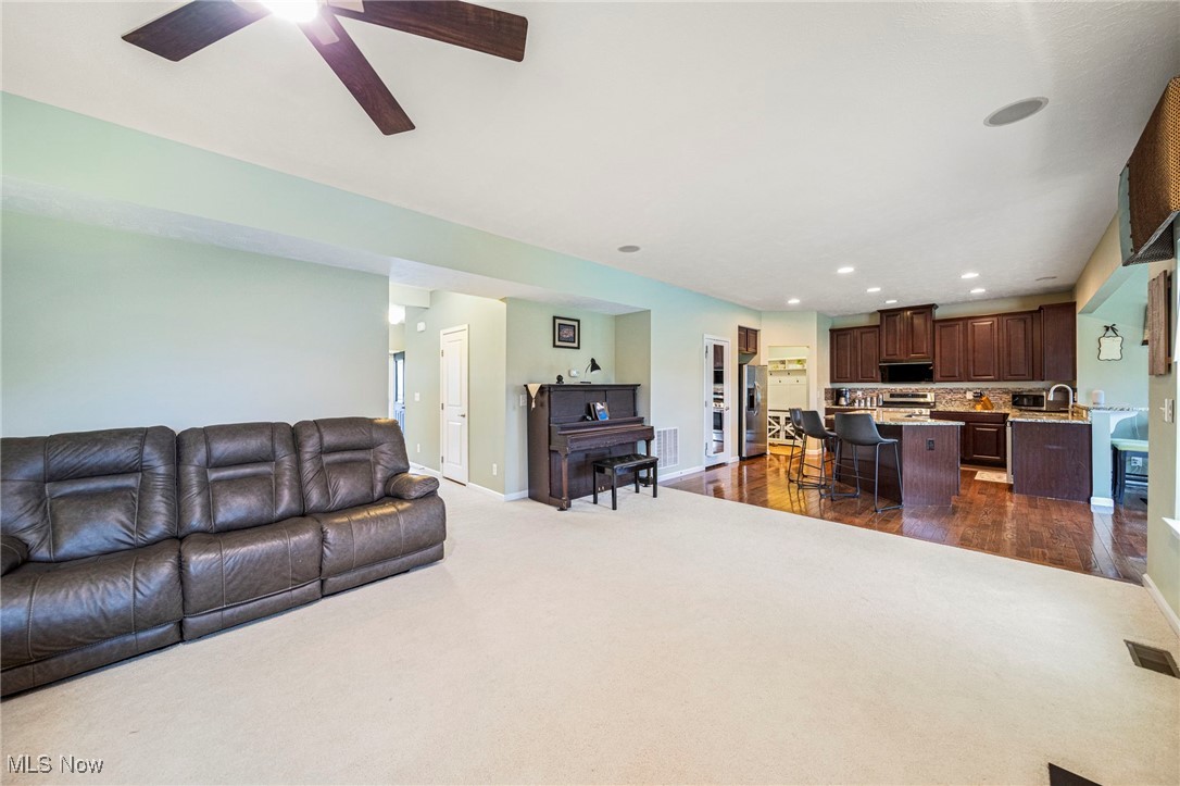 8725 Wild Flower Way, Mentor, Ohio image 12
