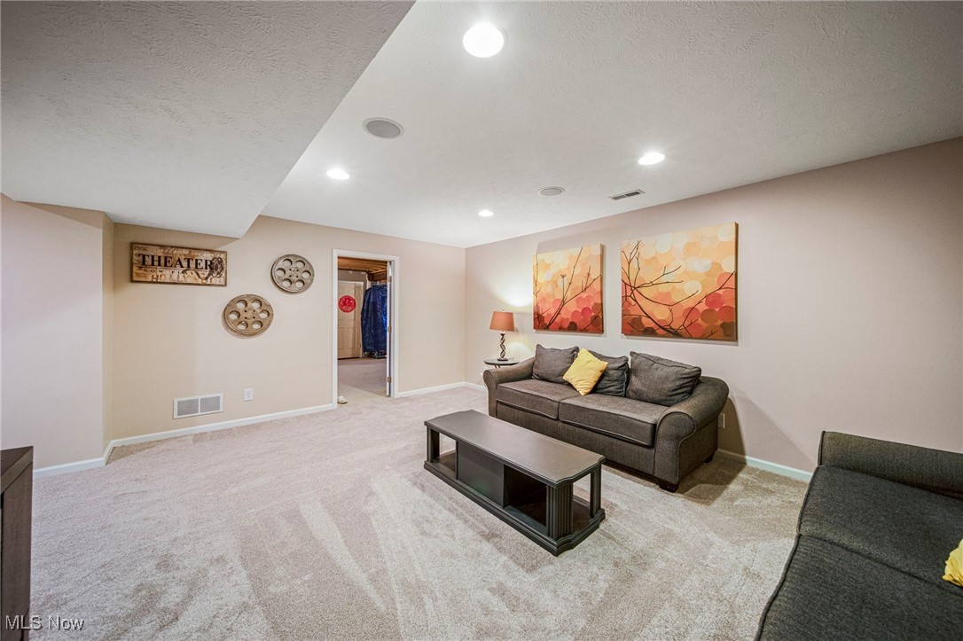 8725 Wild Flower Way, Mentor, Ohio image 35