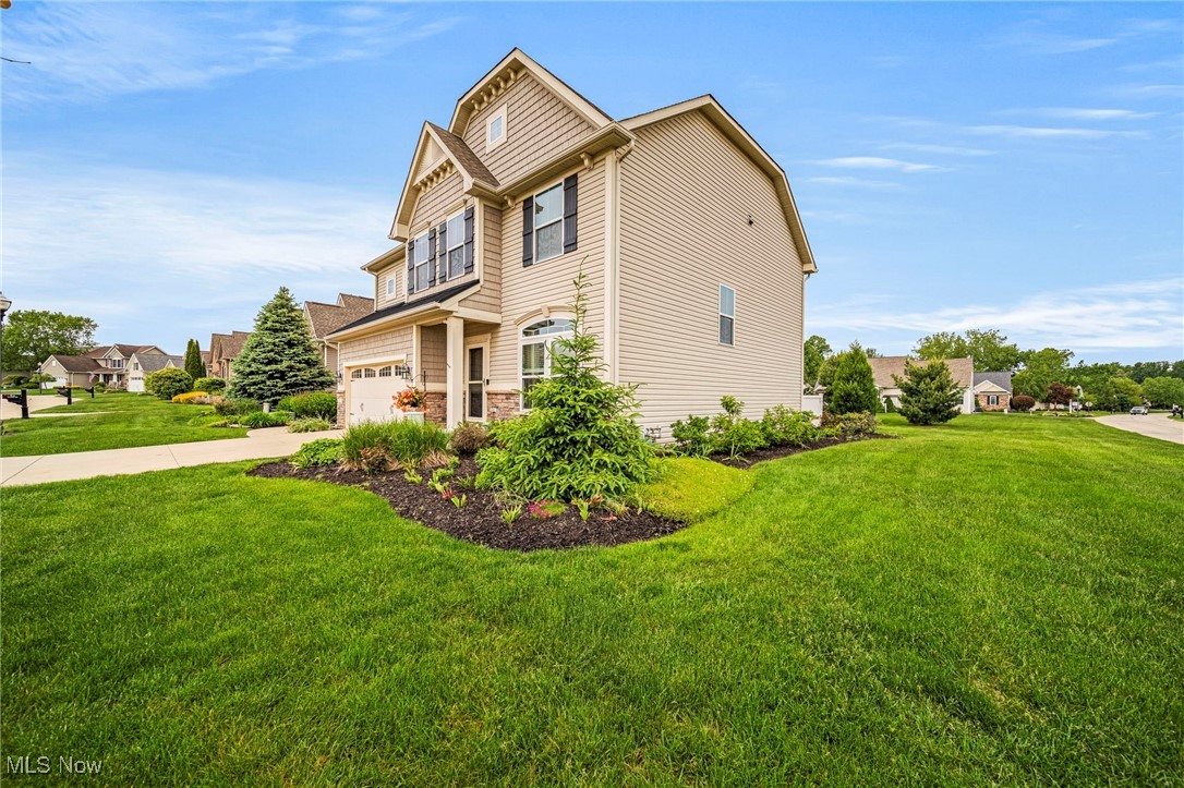 8725 Wild Flower Way, Mentor, Ohio image 4