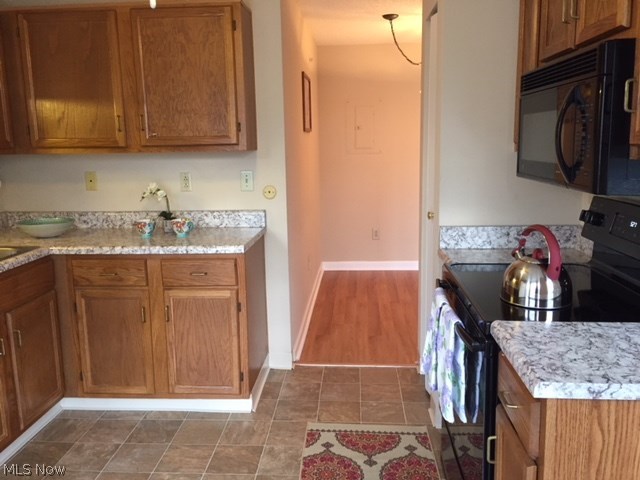 Fox Hollow/Woodhawk Condo - Residential