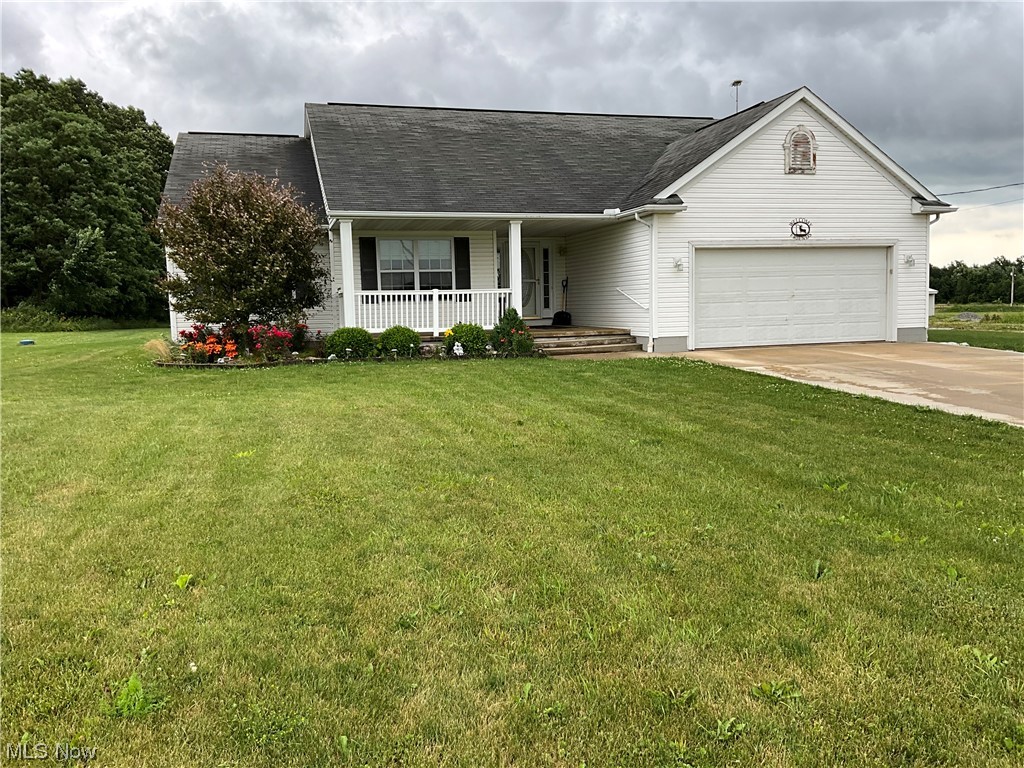Need room to grow?? Beautiful 4 acre county property in Sullivan. 1800 sq ft ranch home w/3 BR, 2.5 baths, 2 year old carpet & laminate floors, oak cabinets & trim thoughout and main floor laundry. The full basement includes a bar area w/a pool table & air hockey table. The basement also features a workshop, 1/2 bath, geothermal heat, radon monitoring system, sump pump & there's even room for a recreation area & additional storage. There's a 2 car attached garage, covered front porch & a large 12'x50' composite deck on the back overlooking the yard & fields.
Property includes a 30'x40' barn with concrete floor, elec & water, a finished office area & 2 additional lean to's. There is a 2nd barn with elec & water that was set up for alpacas. There is additional water & electric hookup's available in the pasture.
Come take a look at this great opportunity.