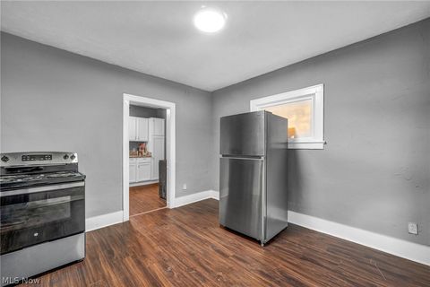 Tiny photo for 1829 E 33rd Street, Lorain, OH 44055 (MLS # 5188101)