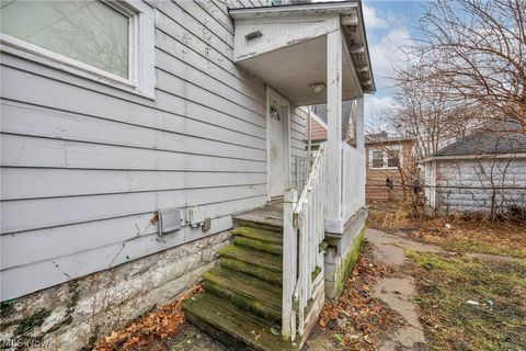 Tiny photo for 1829 E 33rd Street, Lorain, OH 44055 (MLS # 5188101)