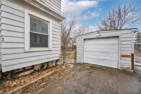 Tiny photo for 1829 E 33rd Street, Lorain, OH 44055 (MLS # 5188101)