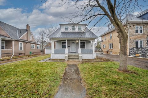 Photo of 1829 E 33rd Street, Lorain, OH 44055 (MLS # 5188101)