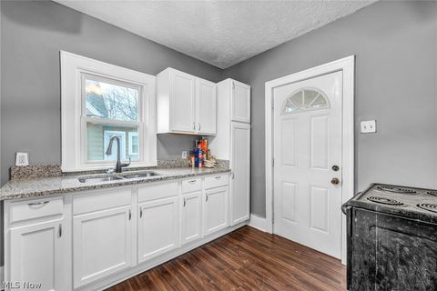 Tiny photo for 1829 E 33rd Street, Lorain, OH 44055 (MLS # 5188101)