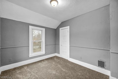 Tiny photo for 1829 E 33rd Street, Lorain, OH 44055 (MLS # 5188101)
