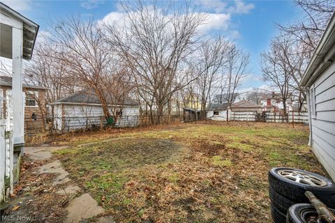 Tiny photo for 1829 E 33rd Street, Lorain, OH 44055 (MLS # 5188101)