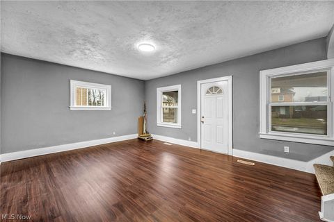 Tiny photo for 1829 E 33rd Street, Lorain, OH 44055 (MLS # 5188101)