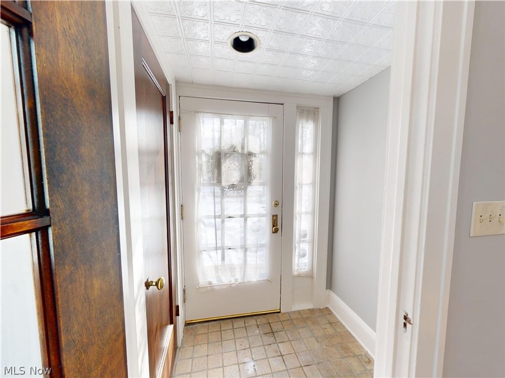 Photo of 3001 Coleridge Road, Cleveland Heights, OH 44118 (MLS # 5186239)