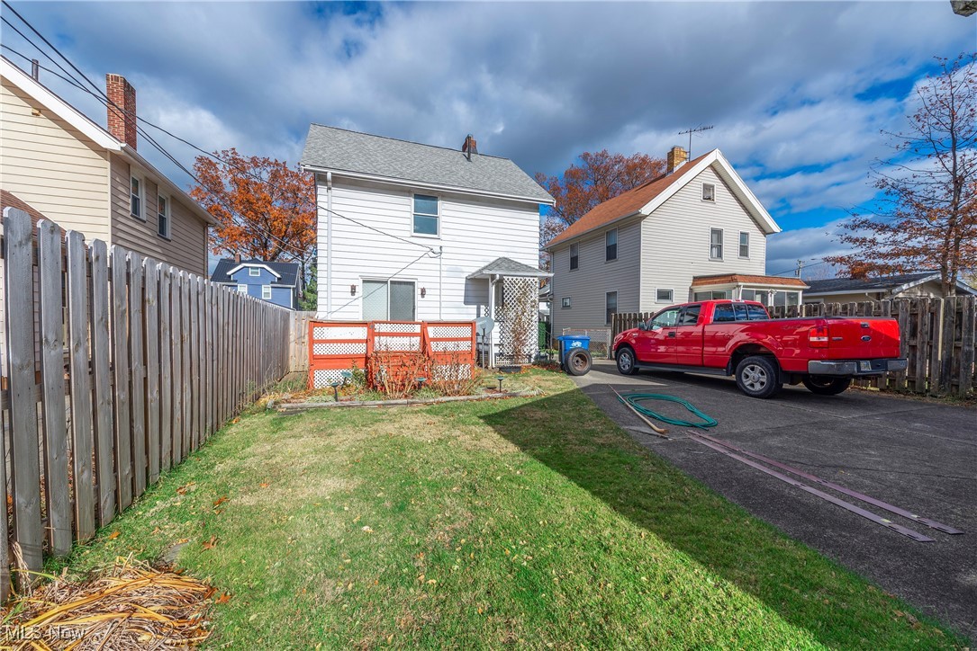 Lakewood, Ohio 44107, United States, 3 Bedrooms Bedrooms, ,1 BathroomBathrooms,Residential,Active,245368