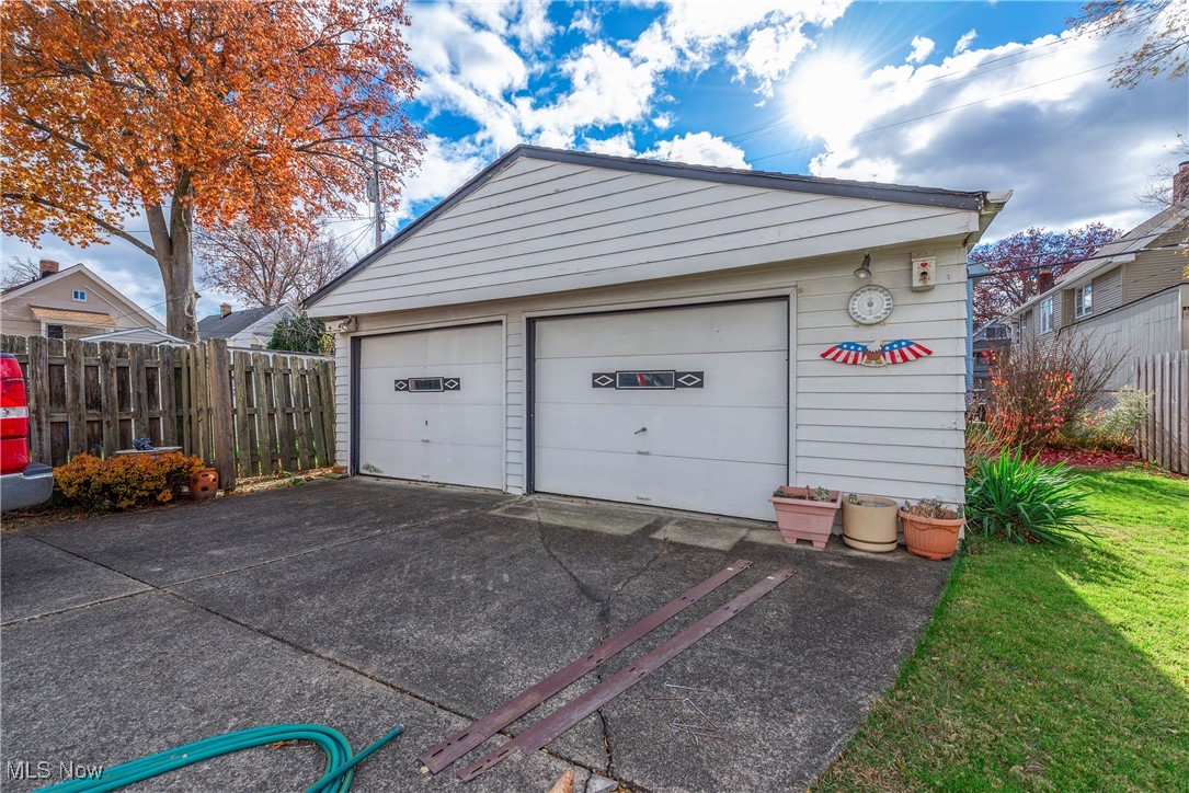 Lakewood, Ohio 44107, United States, 3 Bedrooms Bedrooms, ,1 BathroomBathrooms,Residential,Active,245368