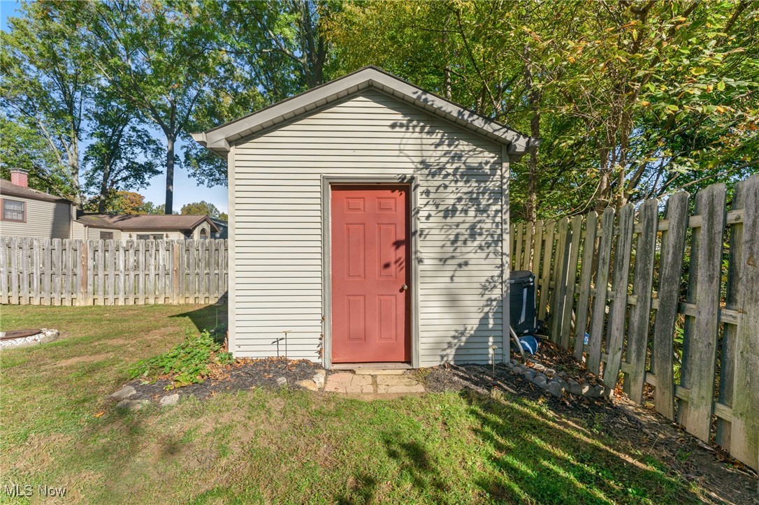 2183 Elm Trace Street, Austintown, Ohio image 31