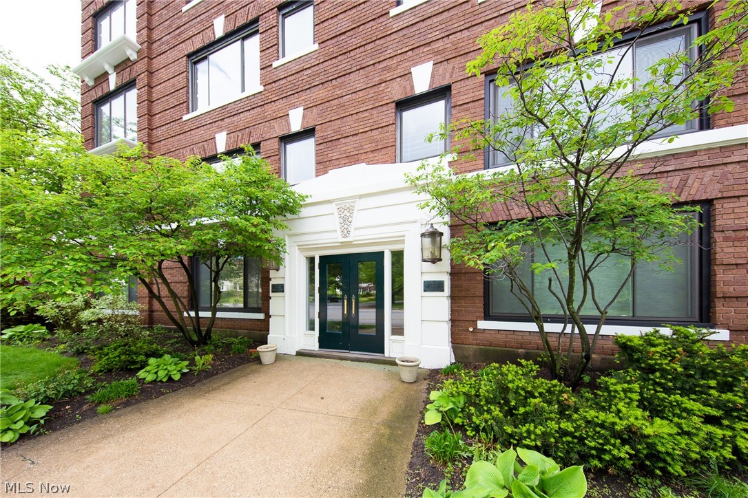 Kenilworth Arms Condo - Residential