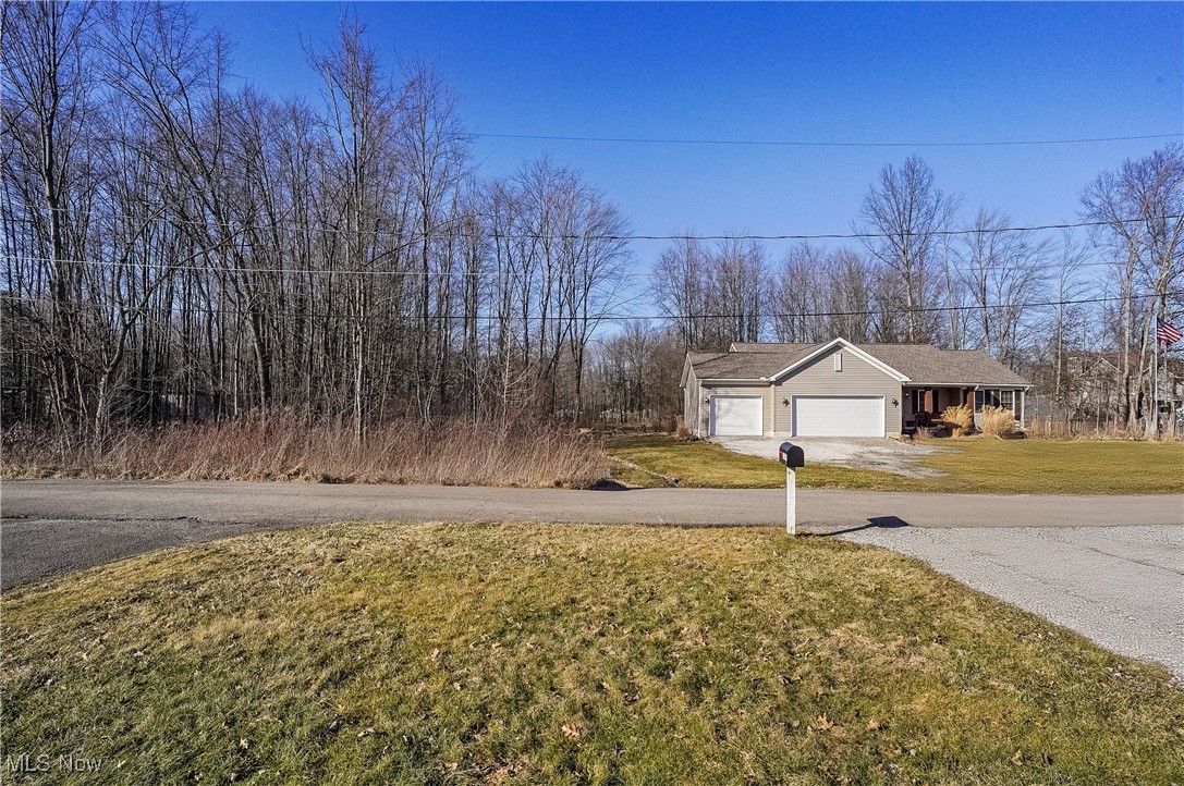 17633 Beach Lane, Lake Milton, Ohio image 5