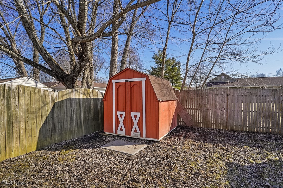 17633 Beach Lane, Lake Milton, Ohio image 32