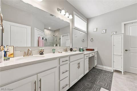 Tiny photo for 670 Shinnecock Lane, Aurora, OH 44202 (MLS # 5237958)