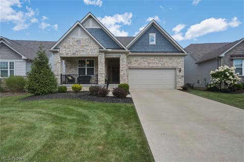 Condo For Sale - 670 Shinnecock Lane<br/> Aurora, OH 44202
