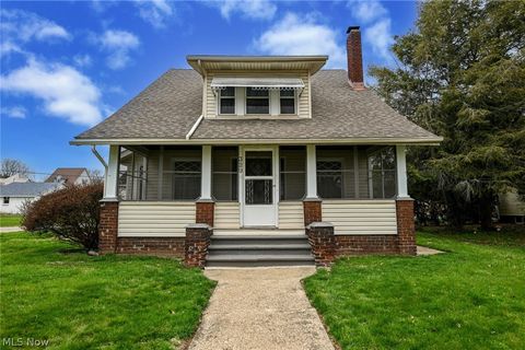 Homes For Sale - 329 Redwood Street<br/> Stark County, Beach City, OH 44608